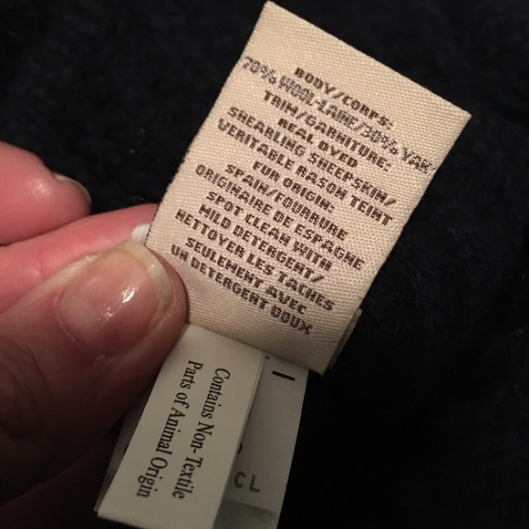 UGG trapper w/ Pom Pom - Picture 5 of 5